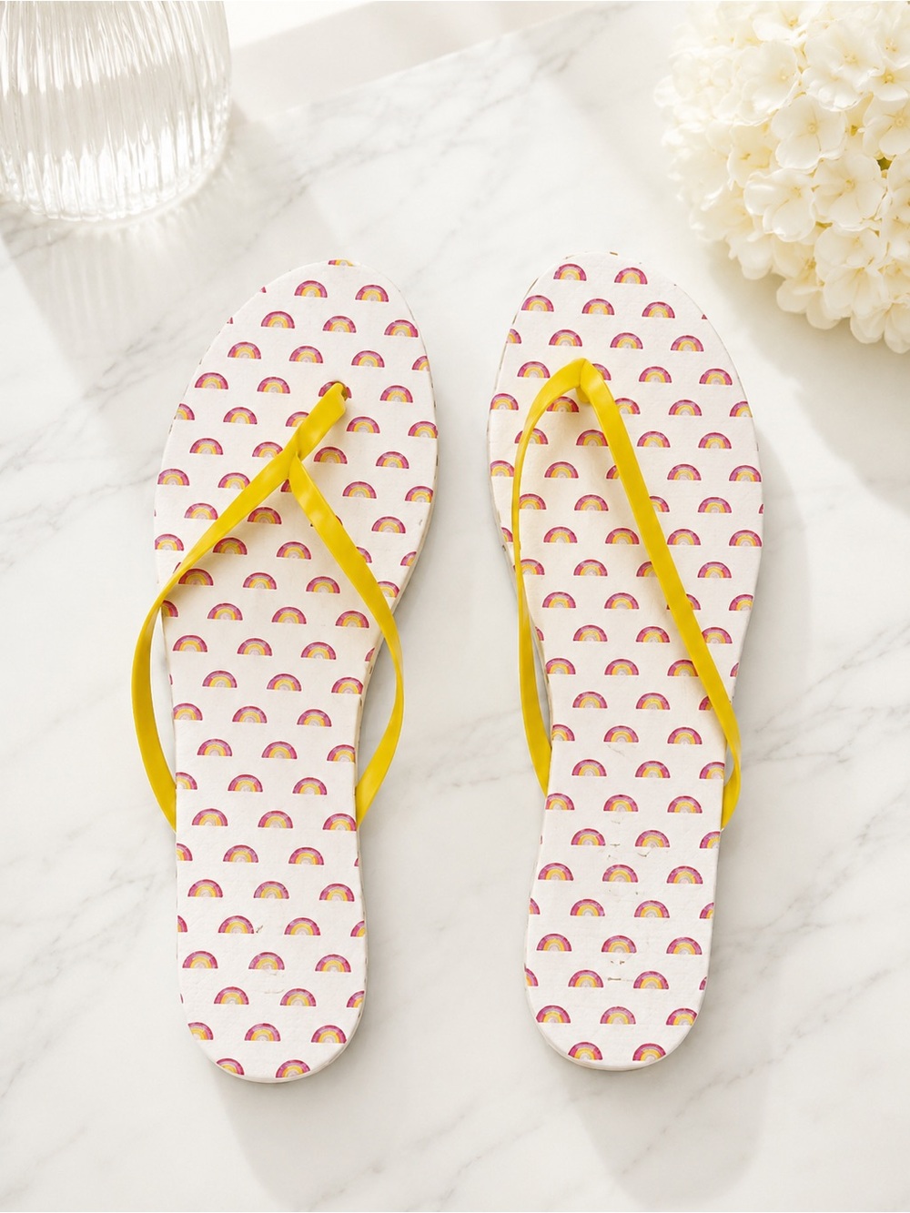 LC Lauren Conrad Rainbow Flip Flop Sandals White Yellow Summer Beach NWT 6 8